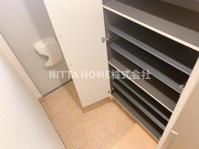 リバービサイドの設備|大きなシューズボックスで助かります＊