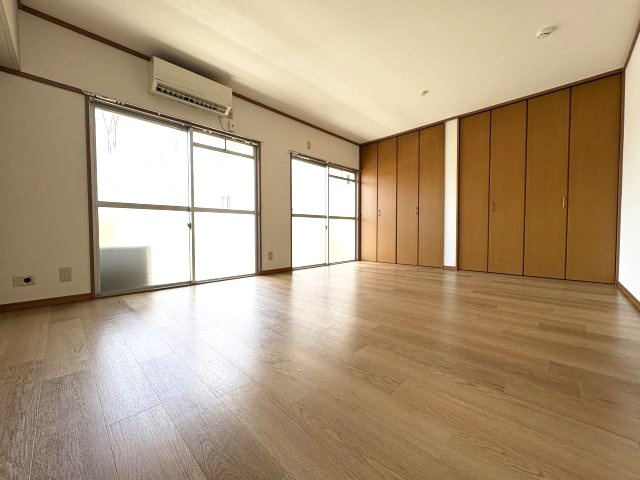 ラ・フルール久米川の居間・リビング