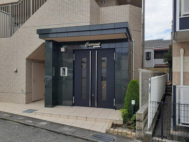 カレントのエントランス