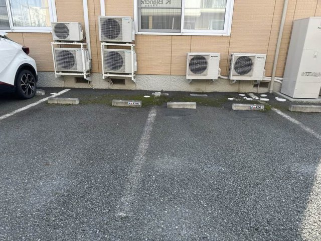 Ｋブランシェ Ｊの駐車場