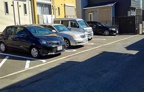 【駐車場】 | アルドーレ | 駐車場があるので、車を買う予定の方も安心です
