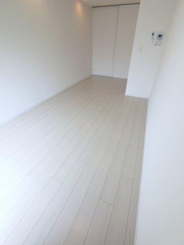 リブリ・CASA TRESの洋室
