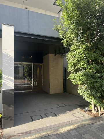 アトラス西早稲田のエントランス
