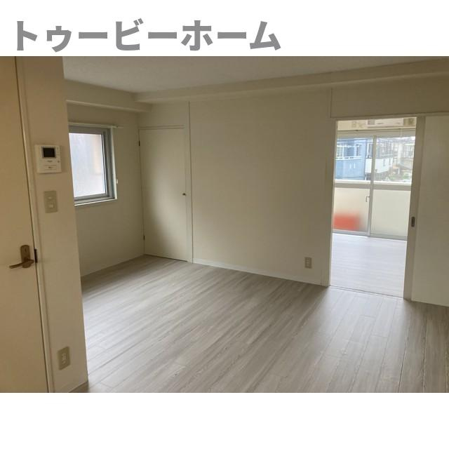 ヴィラ狭山ヶ丘の居間・リビング|ゆったり過ごせる居間です