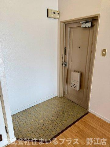 シャンボール関目の玄関