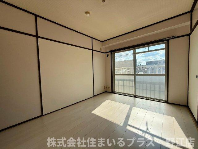 シャンボール関目の洋室