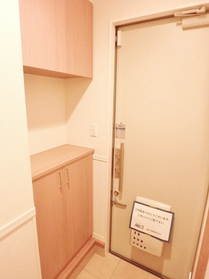 【玄関】 | シルキー・ブランチA【SHM】 | ※別部屋参考写真