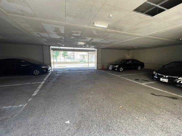 プレアール長門石の駐車場
