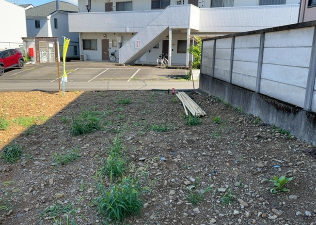 【区画図】 | 区画図は、土地の形状、境界、道路との関係を詳細に示す図面土地の正確な位置、面積、形状を把握し購入や建築計画の判断に不可欠です。区画整理や開発状況も示され、将来的な土地利用のイメージを掴む上でも重要。
