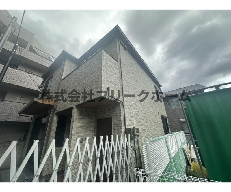 ウィスタリア中町　のエントランス