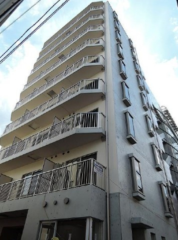 【外観】 | プレール・ドゥーク中野 | 鉄筋コンクリート造のがっしりした建物。