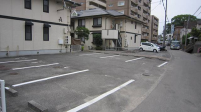 【駐車場】 | セジュール久万ノ台B
