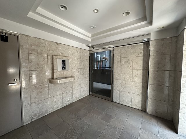 菱和パレス三軒茶屋のロビー|清潔なロビーです