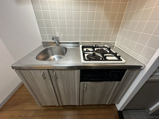 菱和パレス三軒茶屋のキッチン|コンパクトなキッチンで掃除もラクラク