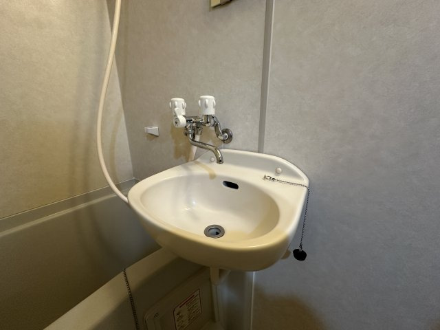 菱和パレス三軒茶屋の洗面所|コンパクトで使いやすい洗面所
