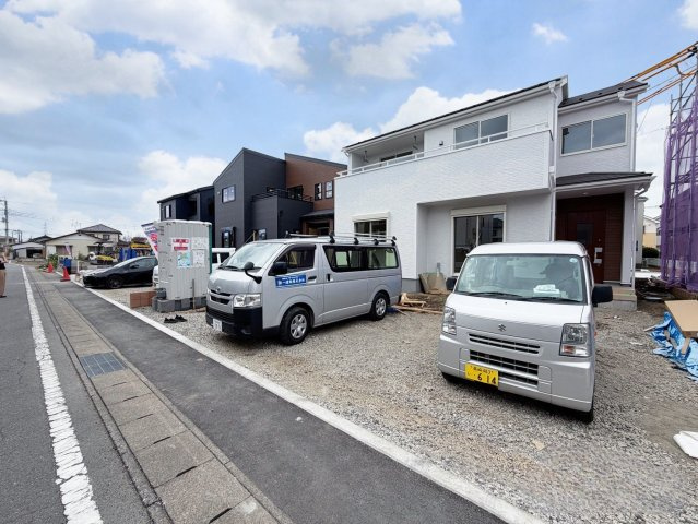 【洋室】 | 高崎市新町　新築住宅 | 窓が２つあるので明るい印象を受けます！風通しもよいので天気の良い日は窓を開けて空気の入替をしてみるのはいかがでしょうか。