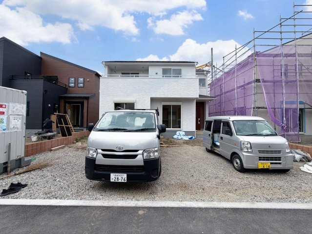 【トイレ】 | 高崎市新町　新築住宅 | 清潔感にあふれた空間と機能的な洗浄装置。毎日何度も使う場所だから快適に。便利に。