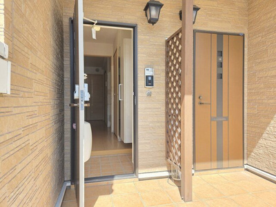 【玄関】 | サンロジュマンＡ | ゆったりとした玄関です