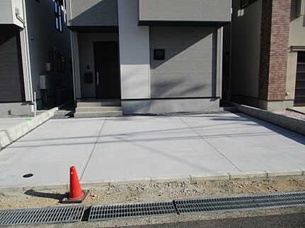 廿日市市物見西１丁目　新築一戸建ての駐車場