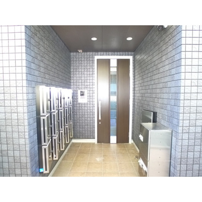 【エントランス】 | グランヴィーネ Ichikawa
