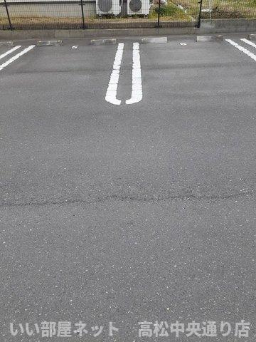 【駐車場】 | ノヴェルティハイツ坂出