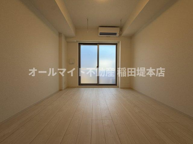 川崎市多摩区西生田２丁目の賃貸マンションの居間・リビング