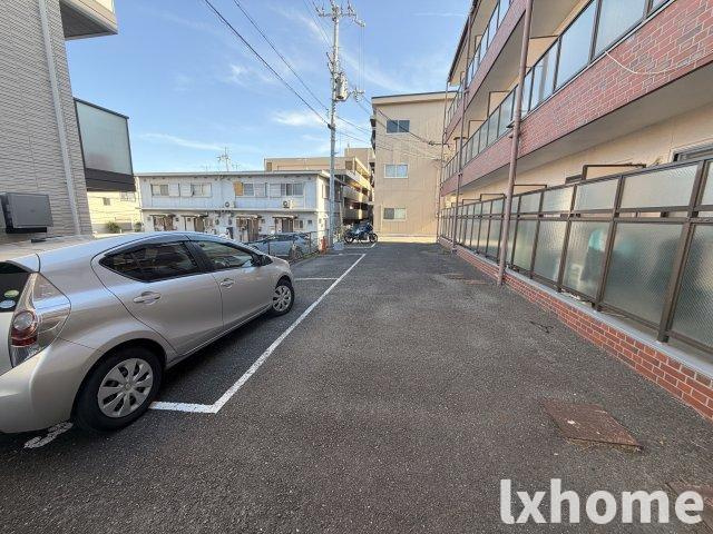 第2エバーハイツの駐車場