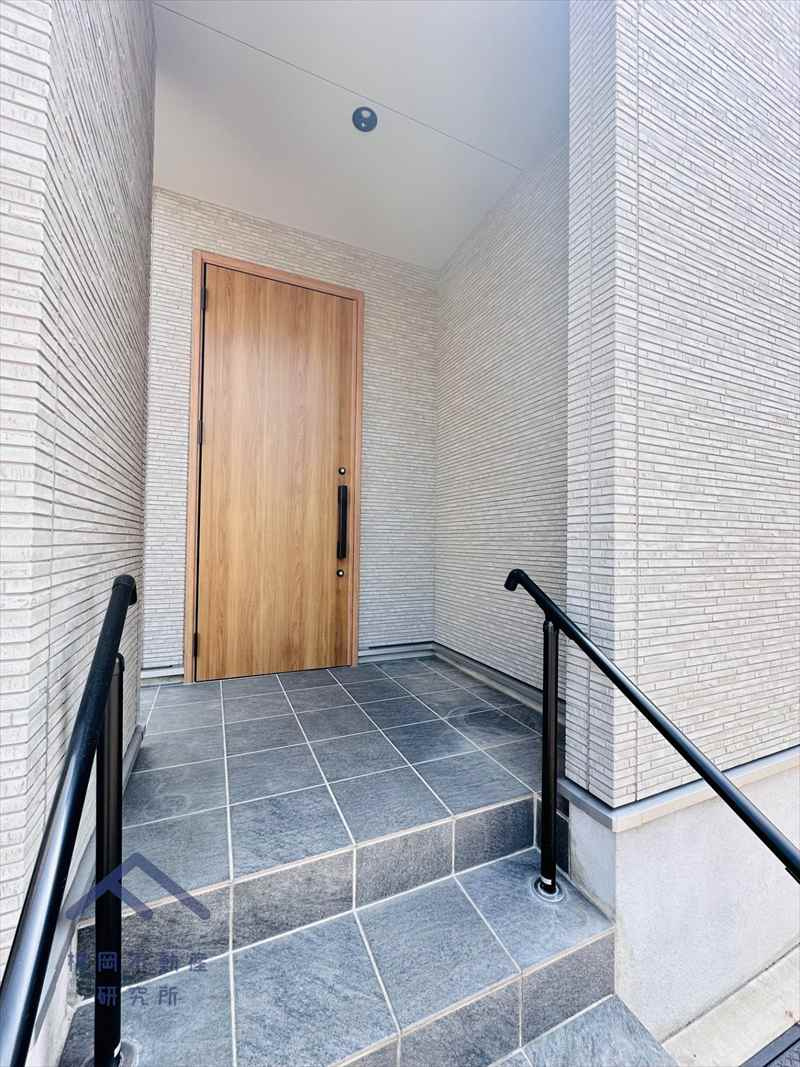 城南区長尾３丁目　戸建ての玄関