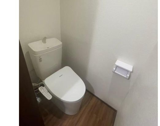 エル・アルカサル鶯谷のトイレ|シンプルで使いやすいトイレです