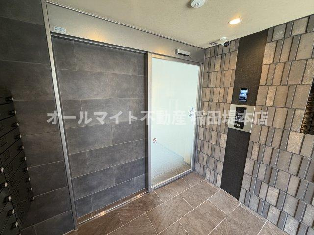 川崎市多摩区西生田２丁目の賃貸マンションのエントランス