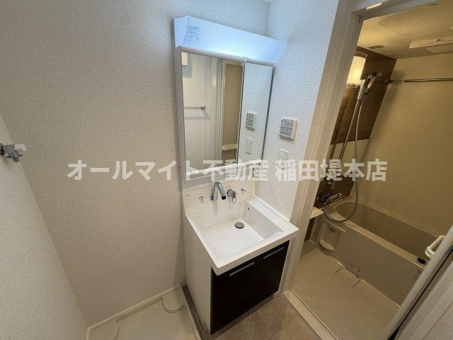 川崎市多摩区西生田２丁目の賃貸マンションの洗面所
