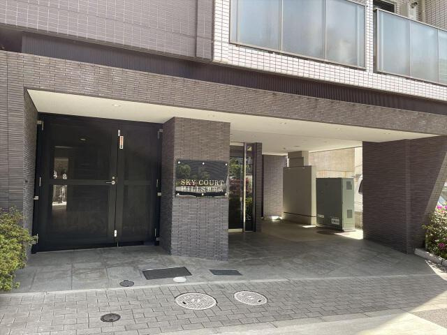 スカイコートヒルズ池田山の外観|建物入り口