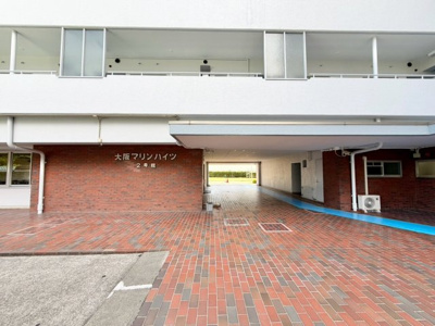 【エントランス】 | 大阪マリンハイツ２号館 | 現地見学当日から承っております♪現地周辺の環境や、駅までの道のりなど周辺環境も合わせてご確認いただき、ぜひご検討ください！