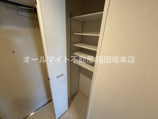 川崎市多摩区西生田２丁目の賃貸マンションの収納
