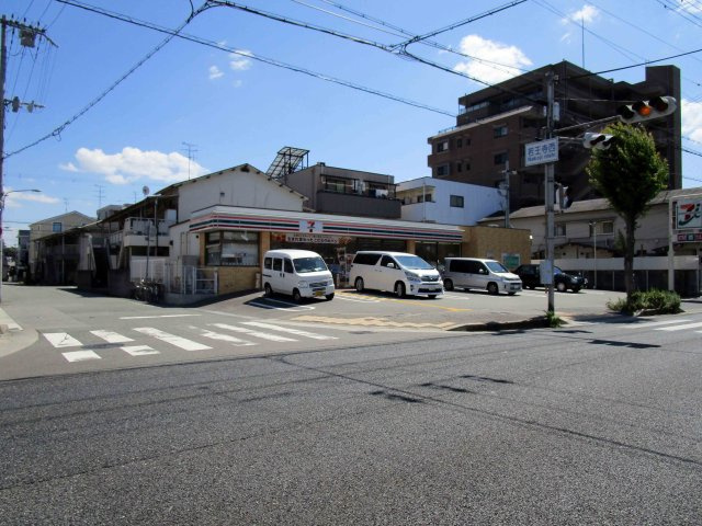 尼崎市口田中１丁目の中古マンションの周辺|コンビニ