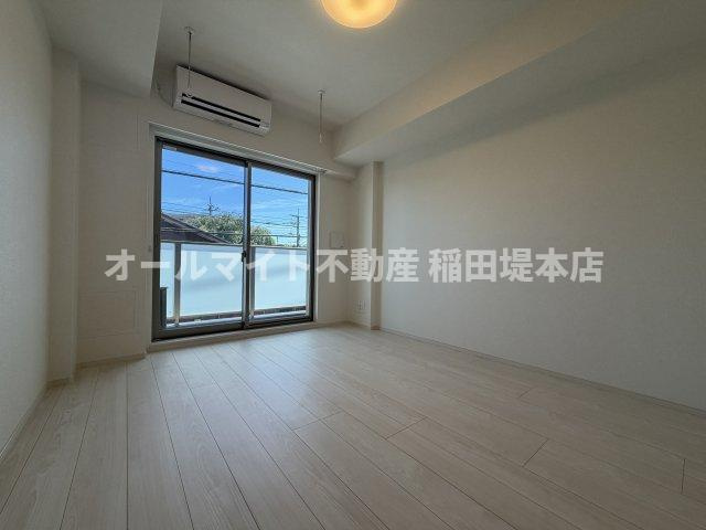 川崎市多摩区西生田２丁目の賃貸マンションの居間・リビング