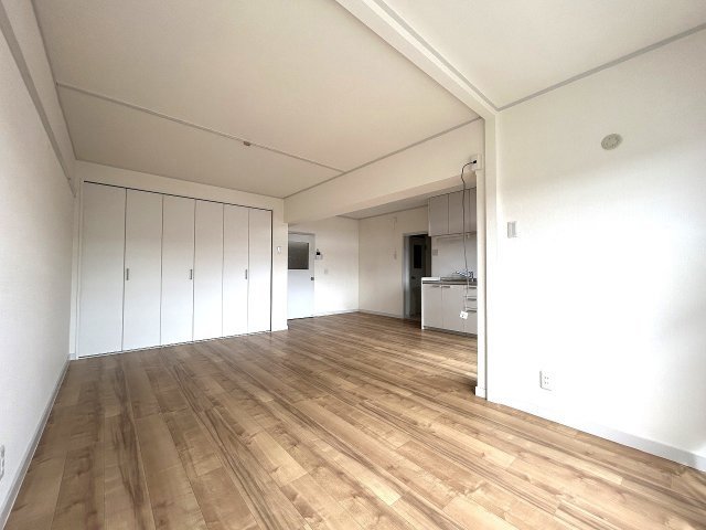 星陵台住宅 2号棟の居間・リビング|ハウスクリーニング済み