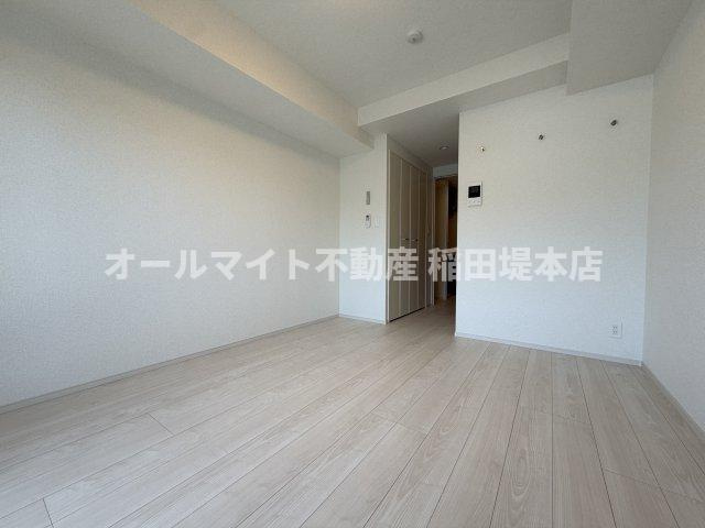 川崎市多摩区西生田２丁目の賃貸マンションの居間・リビング