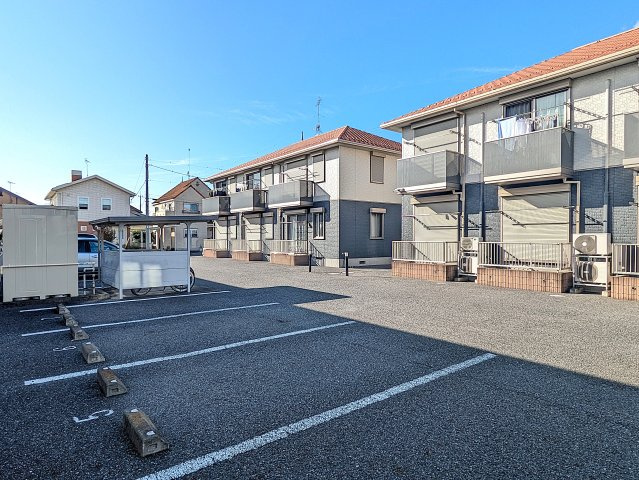 シャーメゾンなでしこＢの駐車場