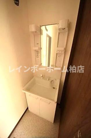 特典：仲介手数料が無料です!!の洗面所|独立洗面台です　※建築中の時の写真になります。