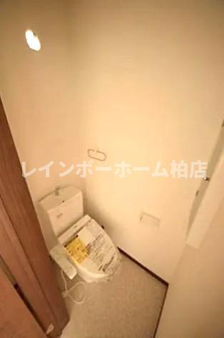 特典：仲介手数料が無料です!!のトイレ|温水洗浄便座です　※建築中の時の写真になります。