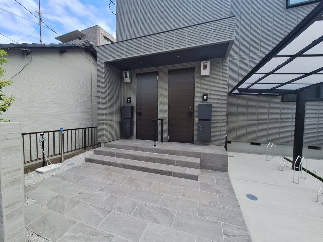 ＨＥＢＥＬ　ＭＡＩＳＯＮ　ＤＵＯのエントランス