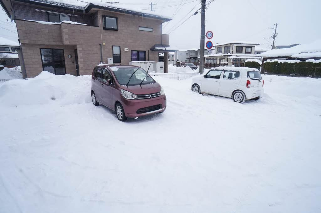 ディアス大館の駐車場