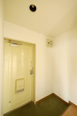 レジデンス平福の玄関|※写真は別の部屋のものです。