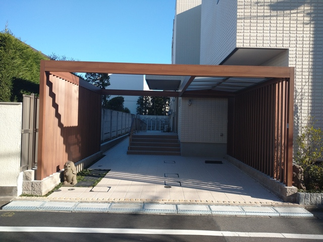 杉並区西荻南４丁目の賃貸マンションのエントランス|★重厚な構えのエントランス★
