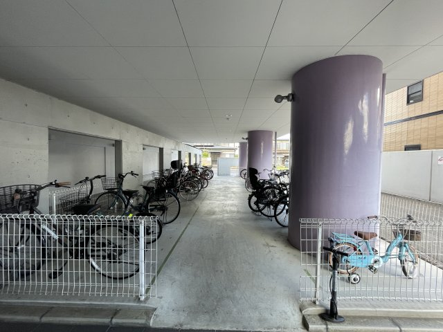 中古マンション　郡山ダイカンプラザ　橘小学校・第三中学校の駐輪場
