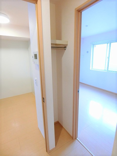 アプローズコートの収納|写真は同建物の別部屋を参考に掲載しております。