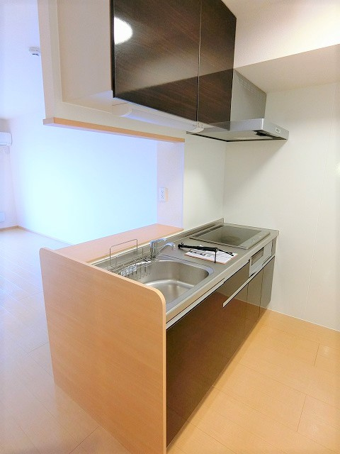 アプローズコートのキッチン|写真は同建物の別部屋を参考に掲載しております。