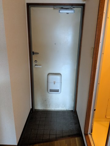 メゾンド蔵の玄関