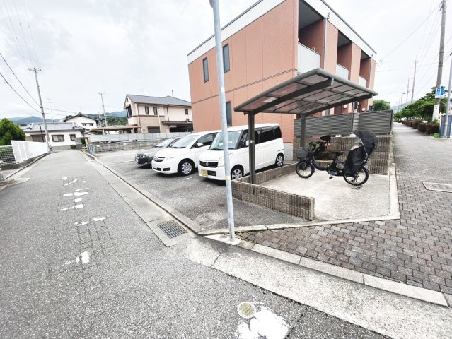 フラッツ宝塚の駐車場
